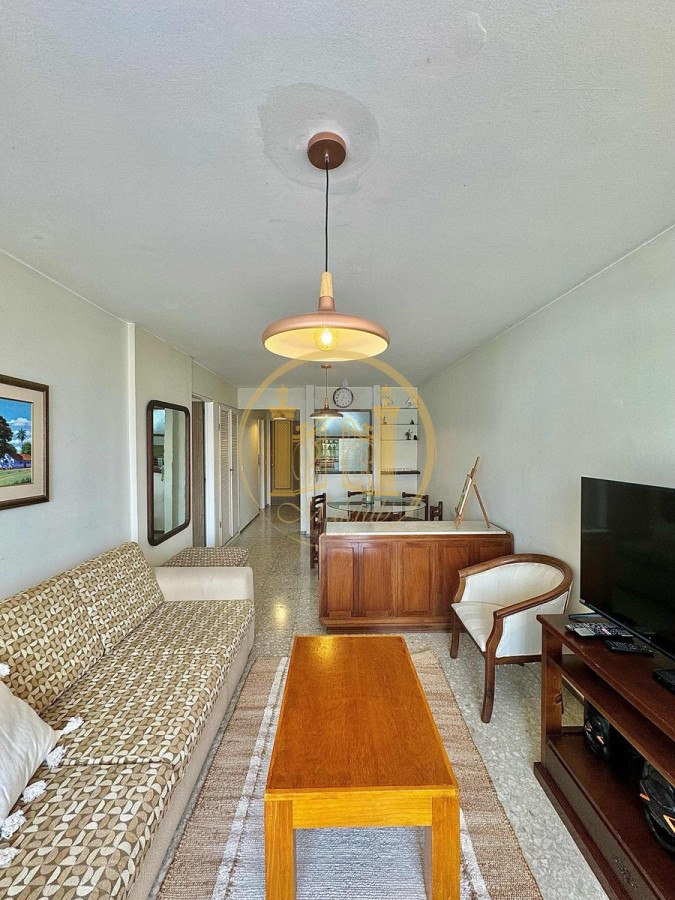 Apartamento ID.822 - VENDO APARTAMENTO, 2 DORMITORIOS, 2 BANOS, GARAJE, PENINSULA, PUNTA DEL ESTE, MALDONADO 