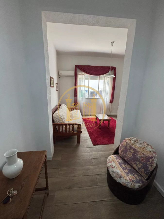 Apartamento ID.870 - VENDO APARTAMENTO, 2 DORMITORIOS, PATIO, CENTRO, MONTEVIDEO