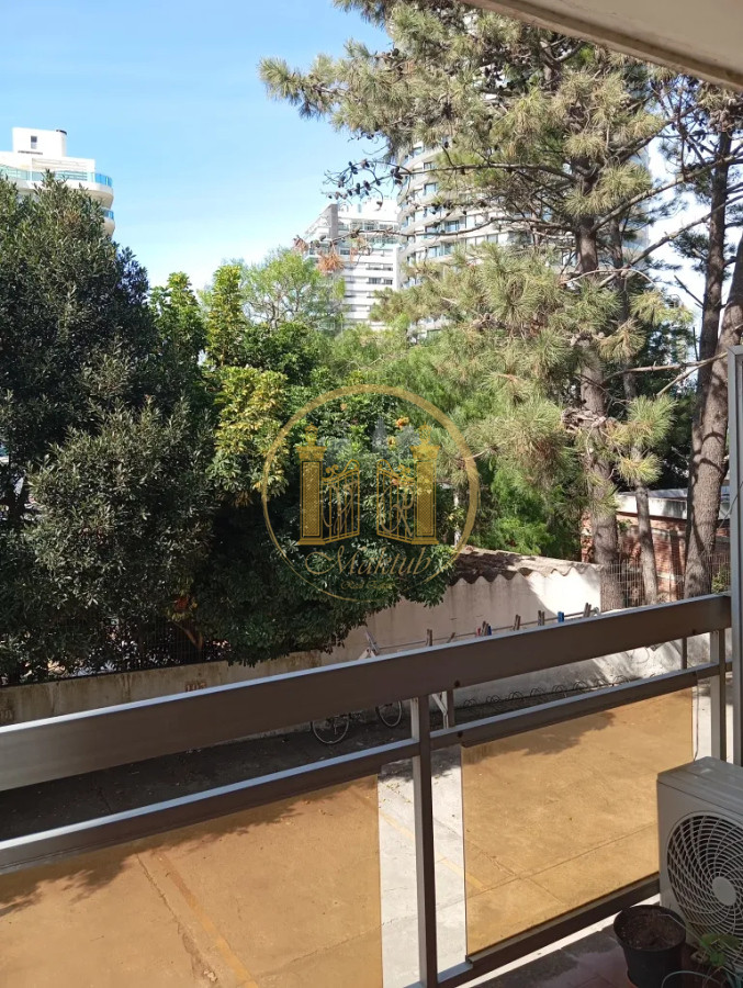 Apartamento ID.1127 - VENDO APARTAMENTO, 1 DORMITORIO, BALCON, COCHERA, AIDY GRILL, PUNTA DEL ESTE, MALDONADO