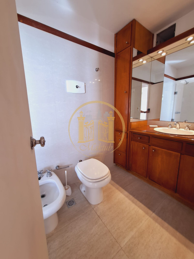 Apartamento ID.306 - ALQUILO APARTAMENTO FRENTE AL MAR, 2 DORMITORIOS, 2 BAÑOS, GARAGE, PUNTA DEL ESTE, MALDONADO.