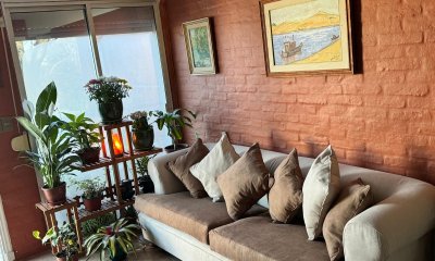 VENDO APARTAMENTO, 2 DORMITORIOS, BALCON CON PARRILLERO, COCHERA, CENTRO, MALDONADO