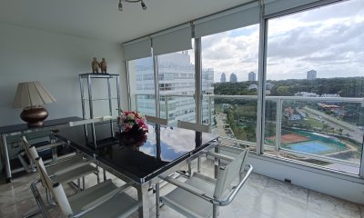 Vendo Penthouse, 5 dormitorios, 3 baños, full amenities, Mansa, Punta del este, Maldonado.