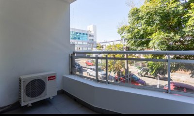 VENDO APARTAMENTO, 2 DORMITORIOS, 2 BANOS, BALCON, GARAGE, BUCEO, MONTEVIDEO