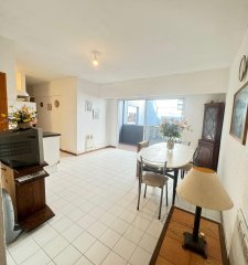 VENDO APARTAMENTO, 2 DORMITORIOS, 2 BAÑOS - 1 EN SUITE, TERRAZA PROPIA CON PARRILLERO, PENÍNSULA, PUNTA DEL ESTE, MALDONADO.