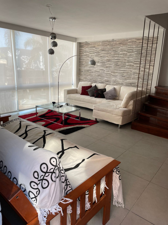VENDO APARTAMENTO DUPLEX, 3 DORMITORIOS, BALCON, PENINSULA, PUNTA DEL ESTE
