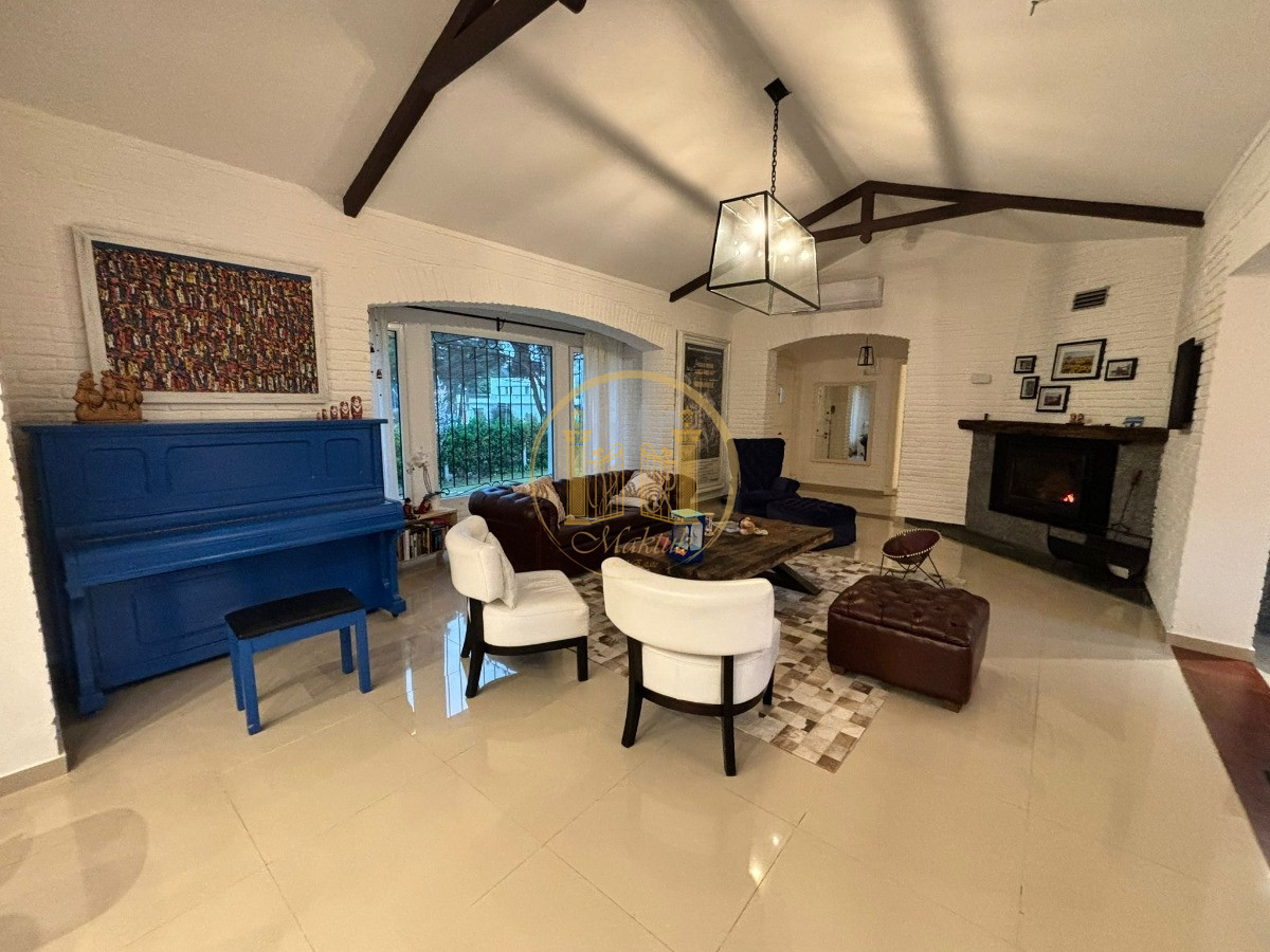 Casa ID.701 - Casa en Punta del Este, Cantegril