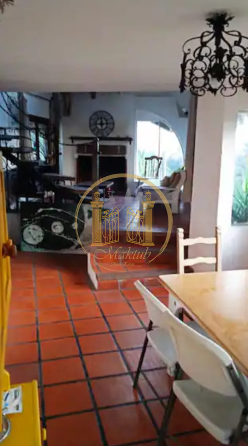Casa ID.66 - Alquiler casa anual, 4 dormitorios 2 baños, Piscina, Punta del este, Maldonado. 