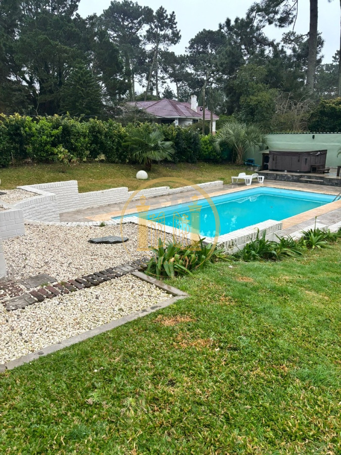 Casa ID.701 - Casa en Punta del Este, Cantegril