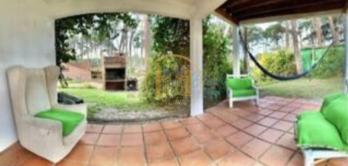 Casa ID.66 - Alquiler casa anual, 4 dormitorios 2 baños, Piscina, Punta del este, Maldonado. 