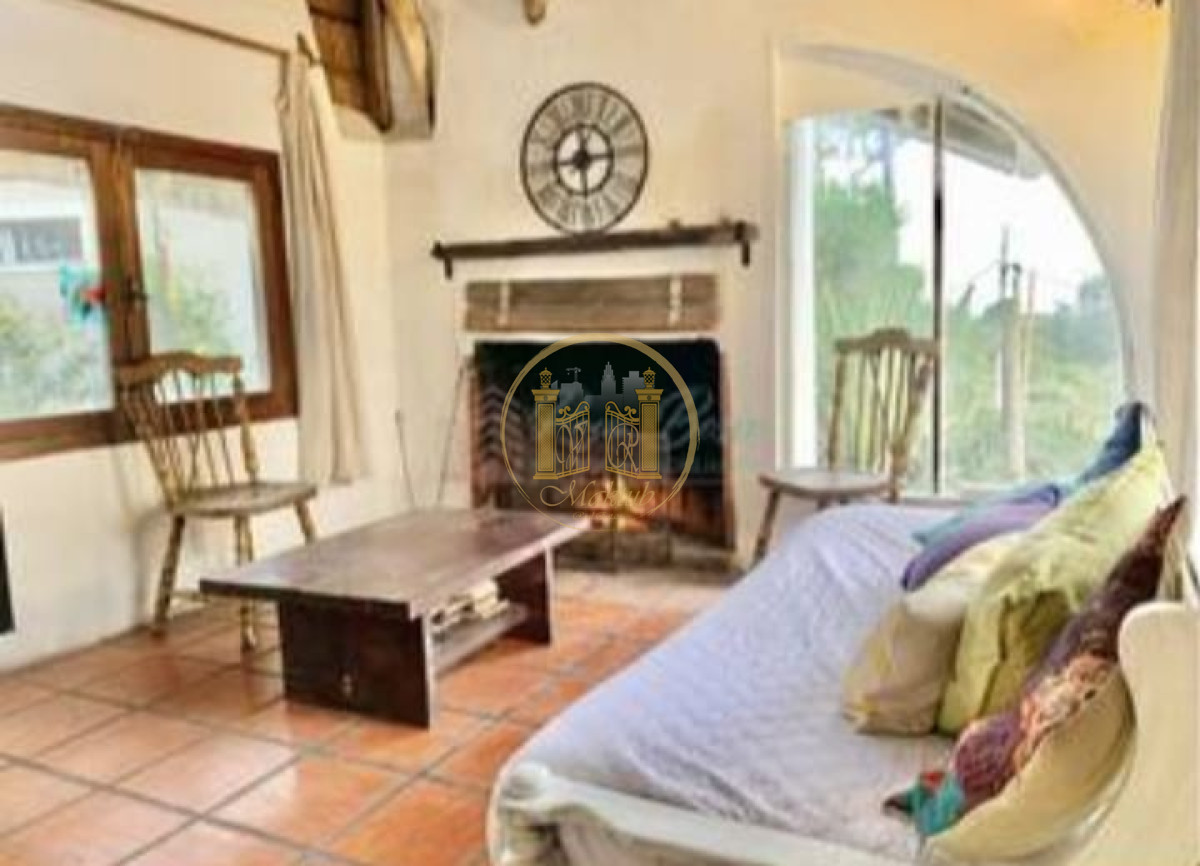 Casa ID.66 - Alquiler casa anual, 4 dormitorios 2 baños, Piscina, Punta del este, Maldonado. 