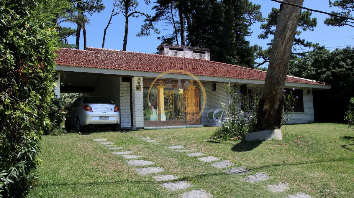 Casa ID.27 - Alquilo casa, 3 dormitorio, 3 baños, Punta del este, Maldonado.