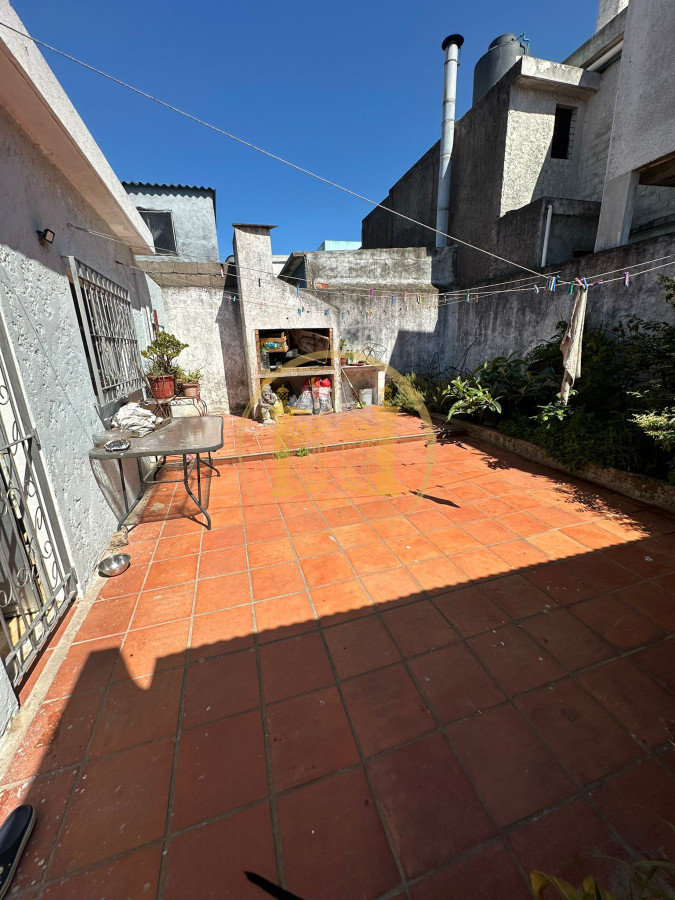 Casa ID.754 - Vendo Casa, 3 Dormitorios, Centro.(Garaje)