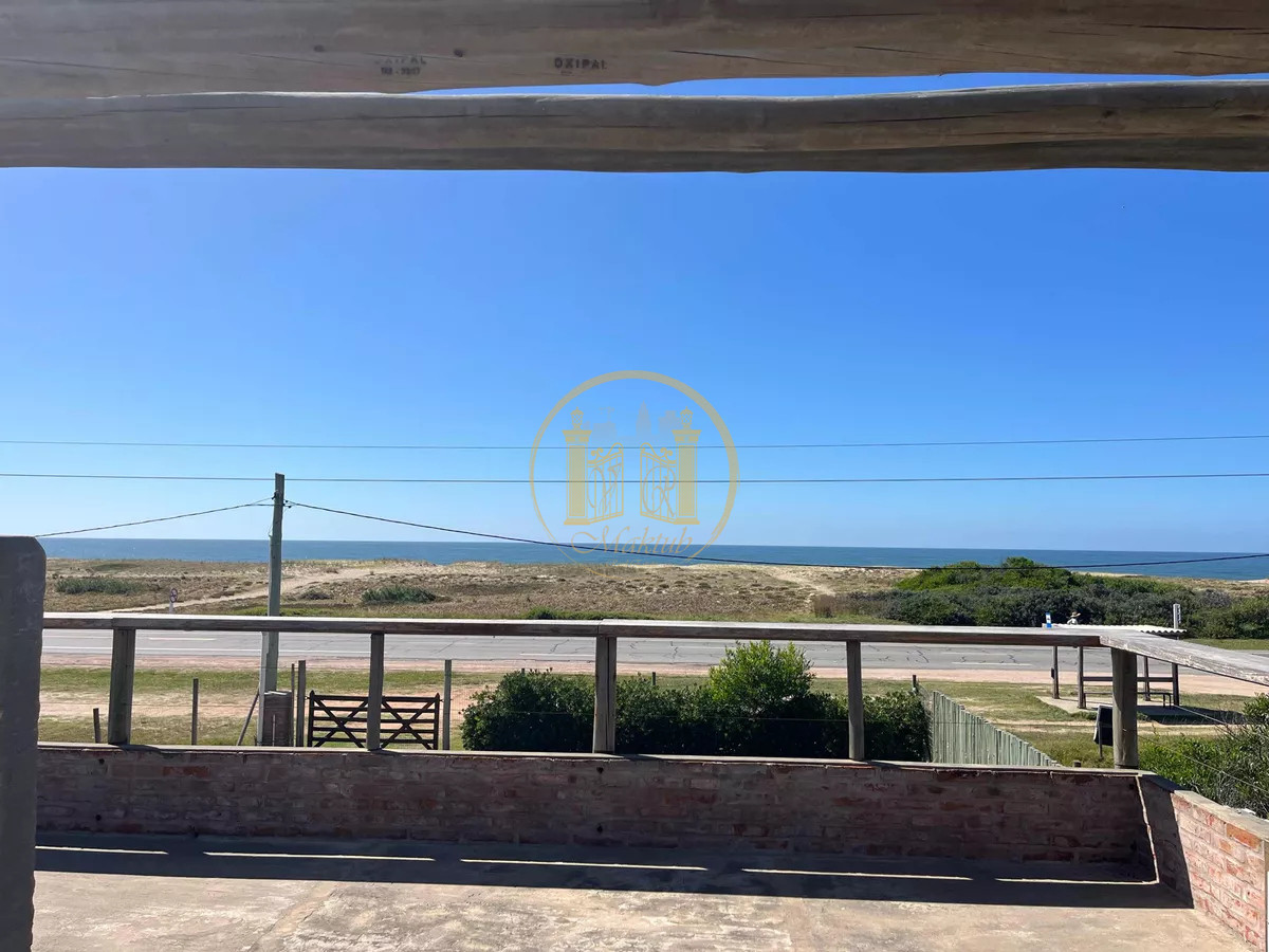 Casa ID.953 - VENDO CASA, 3 DORMITORIOS, TERRAZA, PATIO, PARRILLERO, COCHERA, BALNEARIO BUENOS AIRES, MALDONADO 