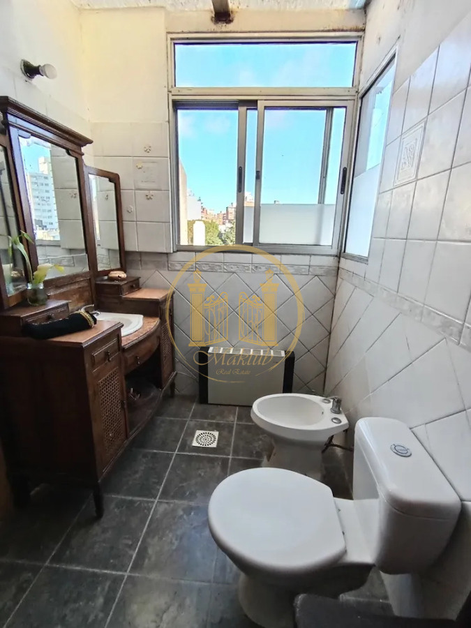 Casa ID.985 - VENDO CASA, 3 DORMITORIOS, 2 BAÑOS, LAVADERO, AZOTEA CON PARRILLERO, POCITOS, MONTEVIDEO
