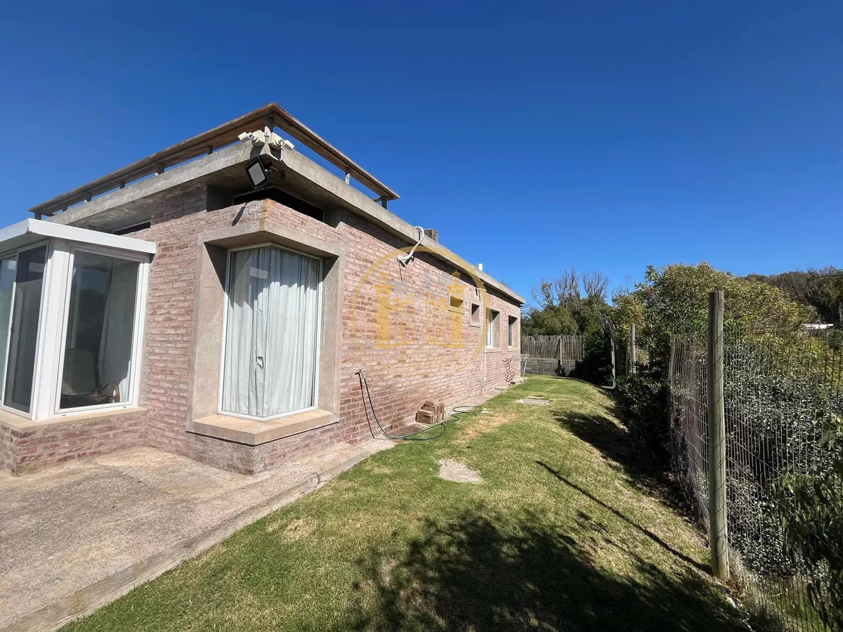 Casa ID.953 - VENDO CASA, 3 DORMITORIOS, TERRAZA, PATIO, PARRILLERO, COCHERA, BALNEARIO BUENOS AIRES, MALDONADO 