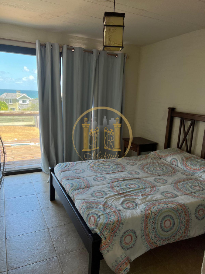 Casa ID.888 - VENDO CASA, 5 DORMITORIOS, 5 BANOS, TERRAZA, PISCINA, PATIO, COCHERA PARA 12 AUTOS, LA BARRA, MALDONADO