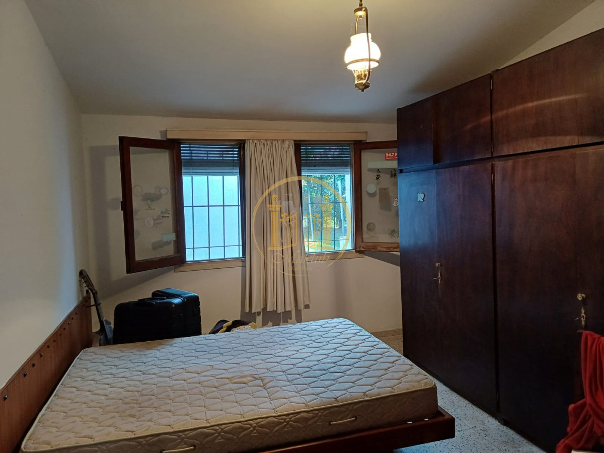 Casa ID.797 - Venta Casa, 3 Dormitorios, 2 baños, Barbacoa, Garage, Centro Maldonado