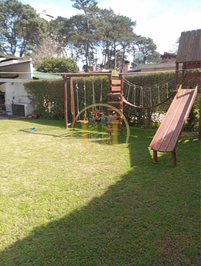 Casa ID.913 - VENDO CASA, 3 DORMITORIOS, 3 BANOS, COCHERA, PATIO, PARRILLERO, PUNTA DEL ESTE, MALDONADO 
