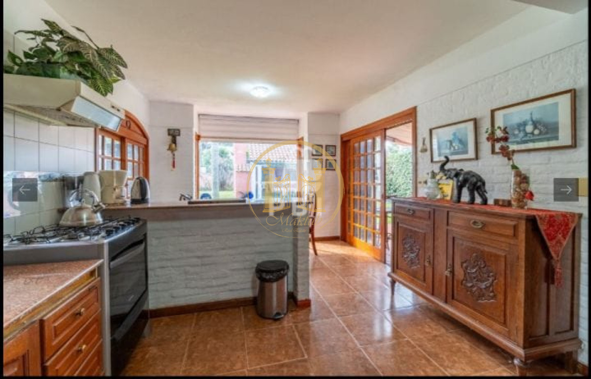 Casa ID.846 - VENDO CASA, 5 DORMITORIOS, 4 BANOS, PISCINA, BALCON, PATIO, BARBACOA, TIO TOM, PUNTA BALLENA, MALDONADO 