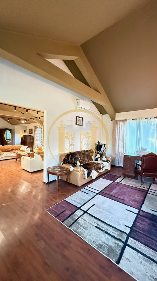 Casa ID.1120 - VENDO 3 CASAS, 10 DORMITORIOS, 7 BANOS, AMUEBLADA, BARBACOA, TERRAZAS, PISCINA, ESTACIONAMIENTO, BARRIO GOLF, PUNTA DEL ESTE, MALDONADOPATIO.