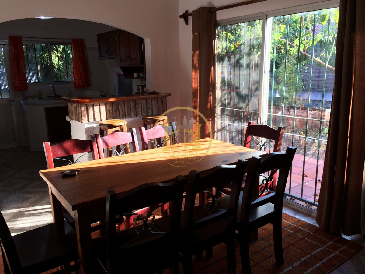 Casa ID.958 - VENDO CASA, 4 DORMITORIOS, 4 BANOS, PATIO, LAVADERO, BARBACOA, BALNEARIO SANTA ANA, COLONIA