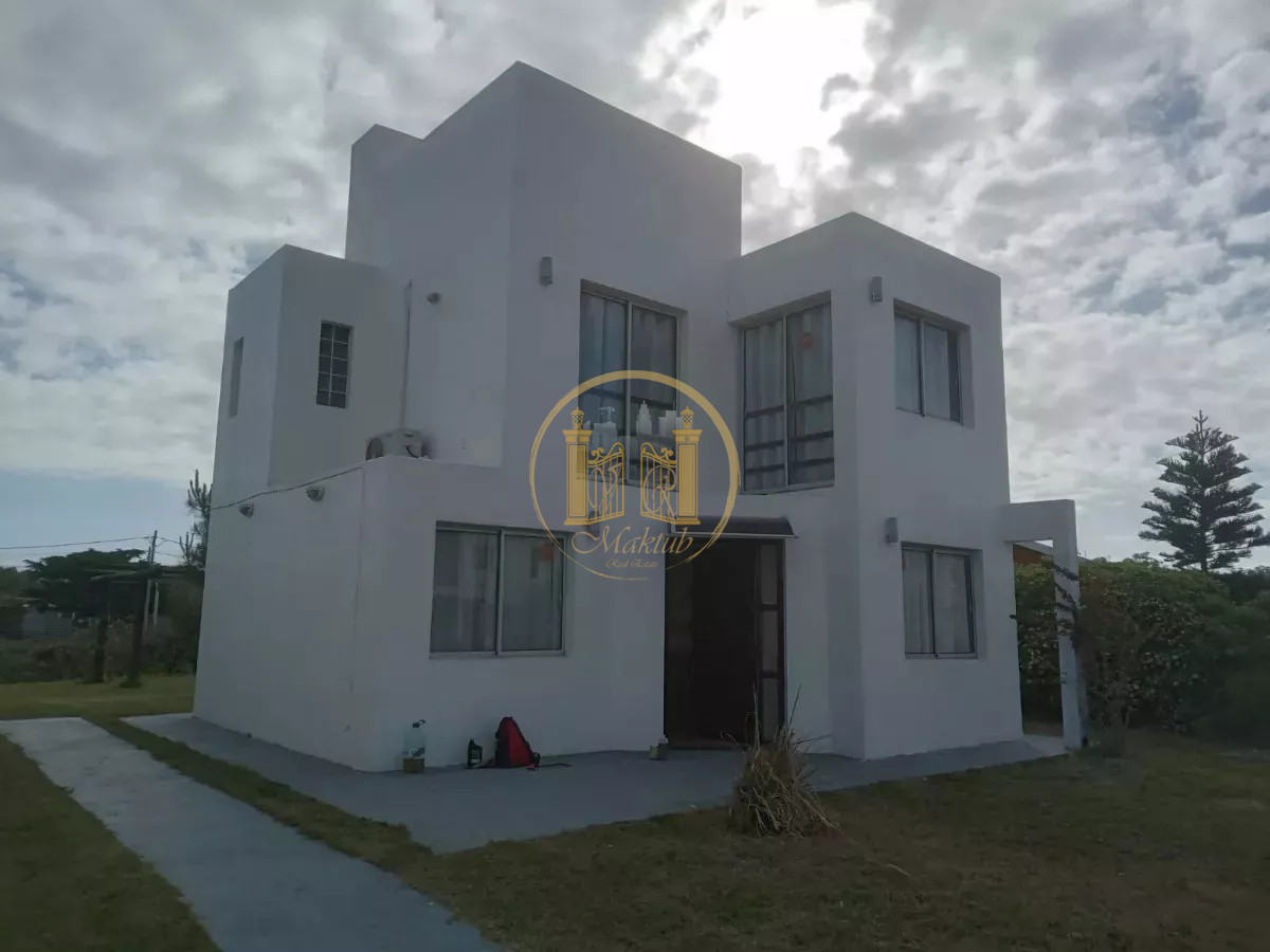 Casa ID.954 - VENDO CASA, 2 DORMITORIOS, 2 BANOS, COCHERA, PATIO, BALNARIO BUENOS AIRES, MALDONADO 