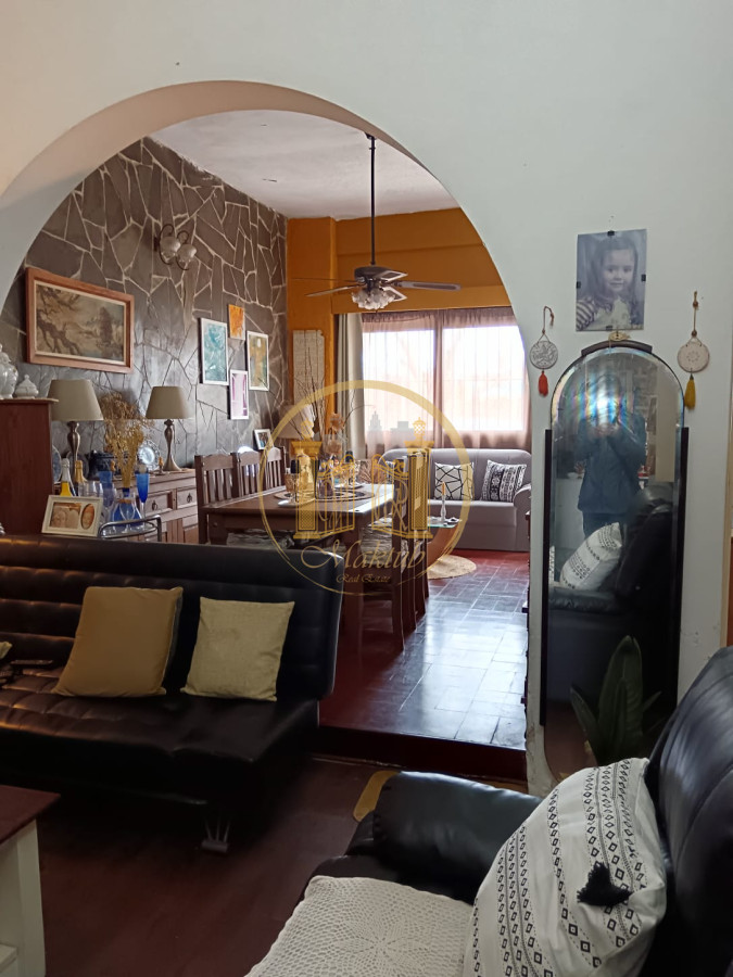 Casa ID.774 - Venta Casa, 5 Dormitorios, Centro.