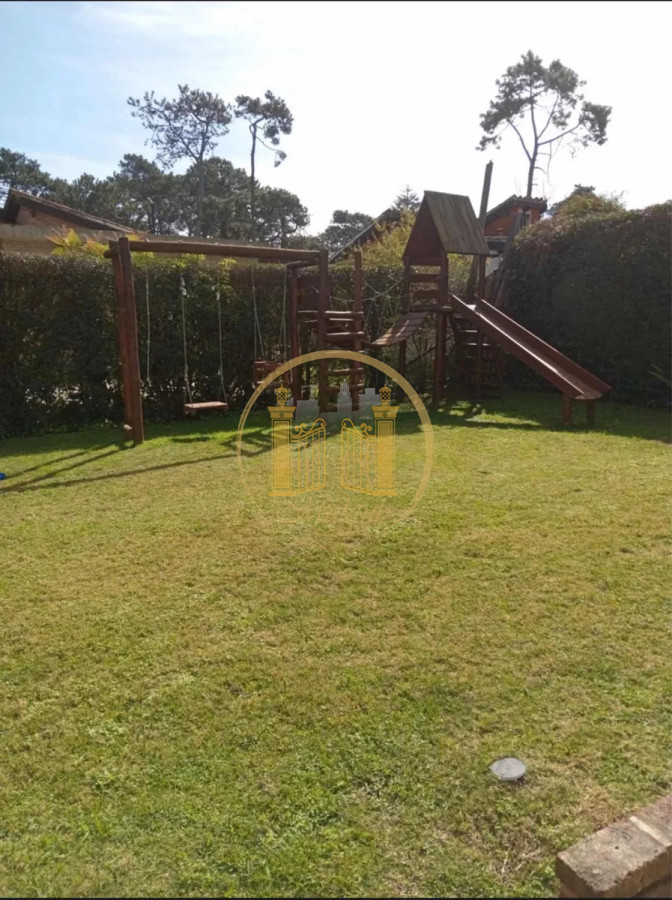 Casa ID.913 - VENDO CASA, 3 DORMITORIOS, 3 BANOS, COCHERA, PATIO, PARRILLERO, PUNTA DEL ESTE, MALDONADO 