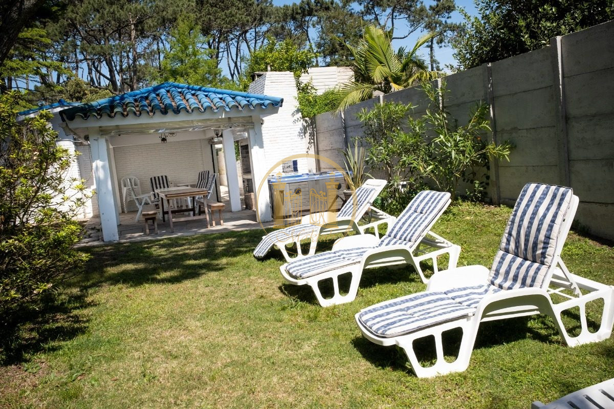 Casa ID.700 - Casa en Punta del Este, Cantegril
