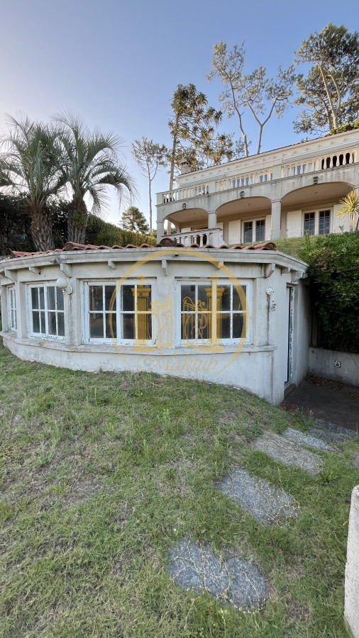 Casa ID.329 - Vendo Casa, 4 dormitorios, 4 baños, Terraza, Patio y Garaje, Pinares, Punta del este, Maldonado