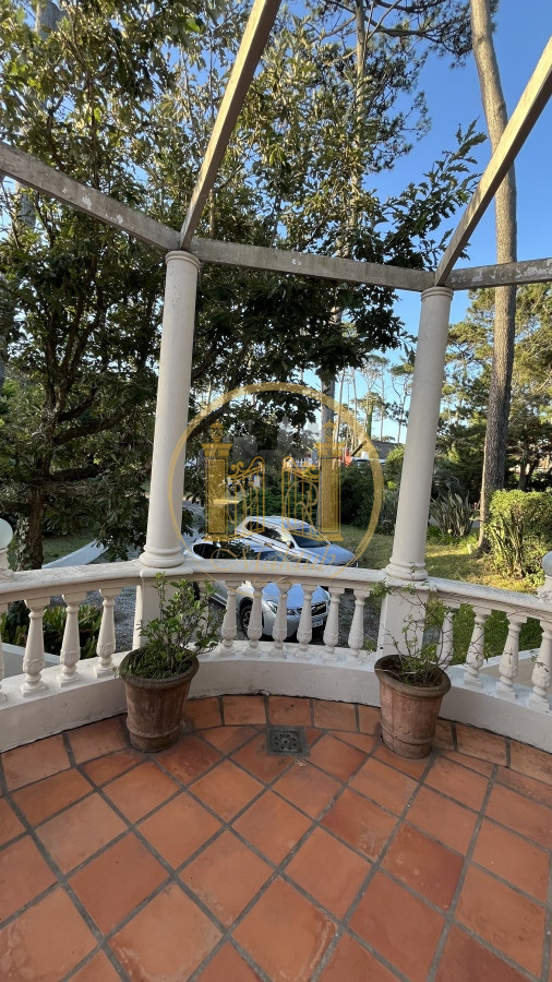 Casa ID.329 - Vendo Casa, 4 dormitorios, 4 baños, Terraza, Patio y Garaje, Pinares, Punta del este, Maldonado