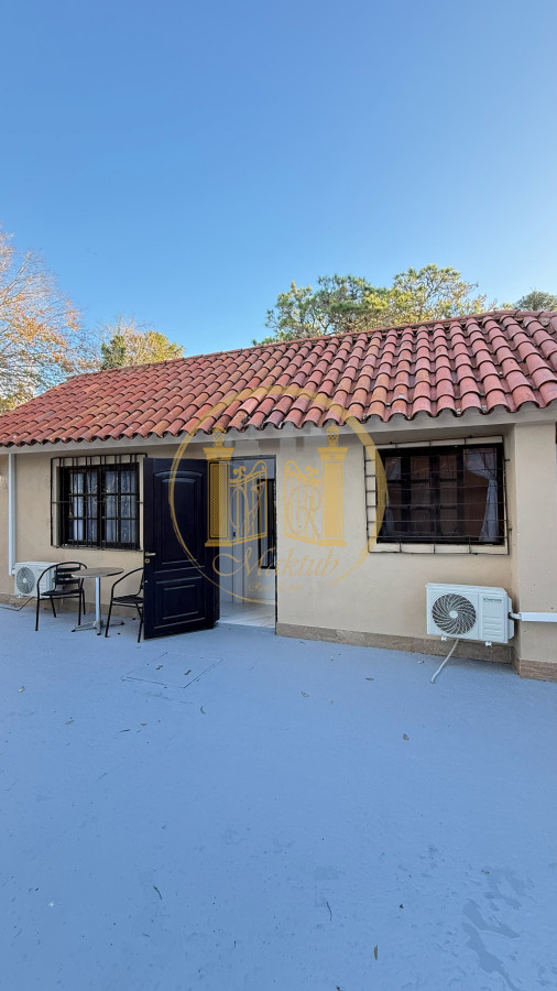 Casa ID.1120 - VENDO 3 CASAS, 10 DORMITORIOS, 7 BANOS, AMUEBLADA, BARBACOA, TERRAZAS, PISCINA, ESTACIONAMIENTO, BARRIO GOLF, PUNTA DEL ESTE, MALDONADOPATIO.