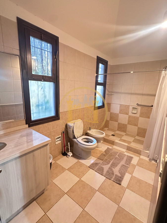 Casa ID.1120 - VENDO 3 CASAS, 10 DORMITORIOS, 7 BANOS, AMUEBLADA, BARBACOA, TERRAZAS, PISCINA, ESTACIONAMIENTO, BARRIO GOLF, PUNTA DEL ESTE, MALDONADOPATIO.