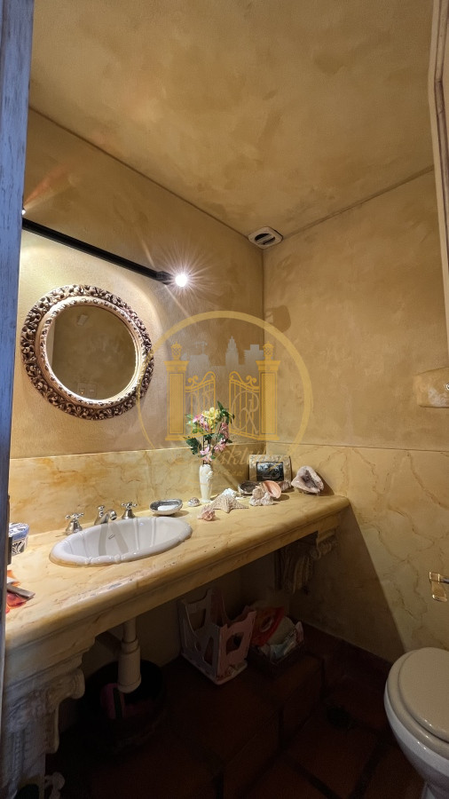 Casa ID.329 - Vendo Casa, 4 dormitorios, 4 baños, Terraza, Patio y Garaje, Pinares, Punta del este, Maldonado