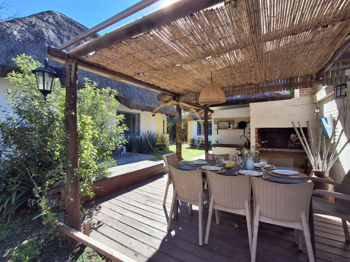 Casa ID.248 - Alquilo Casa, 4 dormitorio, 2 baños, Rincón del Indio, Punta del este, Maldonado