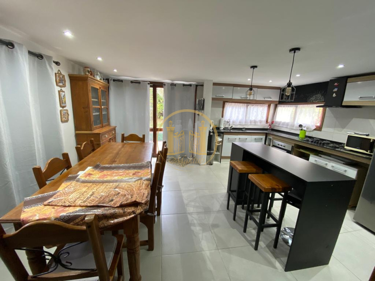 Casa ID.172 - Vendo Casa, 4 dormitorio, 3 baños, Pinares Punta del este, Maldonado