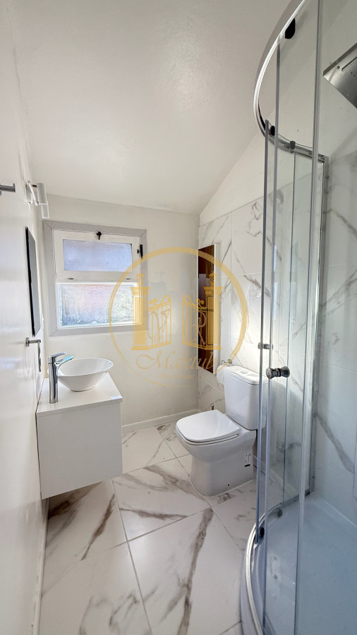 Casa ID.1120 - VENDO 3 CASAS, 10 DORMITORIOS, 7 BANOS, AMUEBLADA, BARBACOA, TERRAZAS, PISCINA, ESTACIONAMIENTO, BARRIO GOLF, PUNTA DEL ESTE, MALDONADOPATIO.