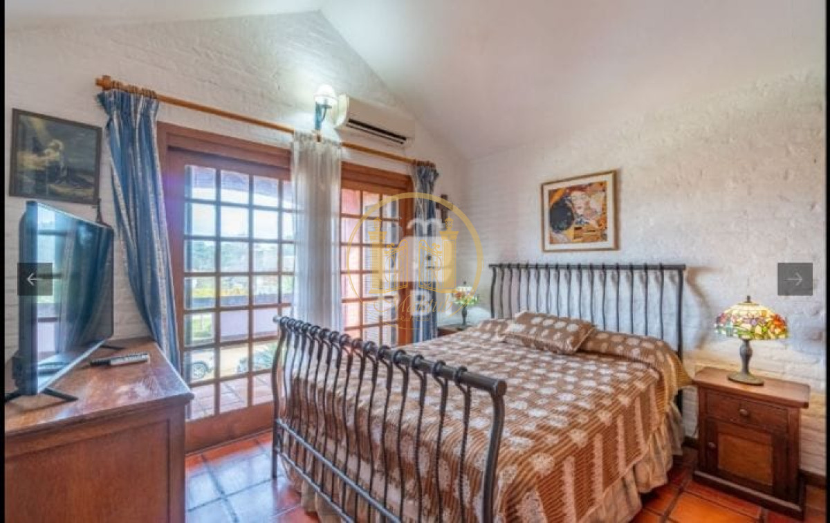Casa ID.846 - VENDO CASA, 5 DORMITORIOS, 4 BANOS, PISCINA, BALCON, PATIO, BARBACOA, TIO TOM, PUNTA BALLENA, MALDONADO 