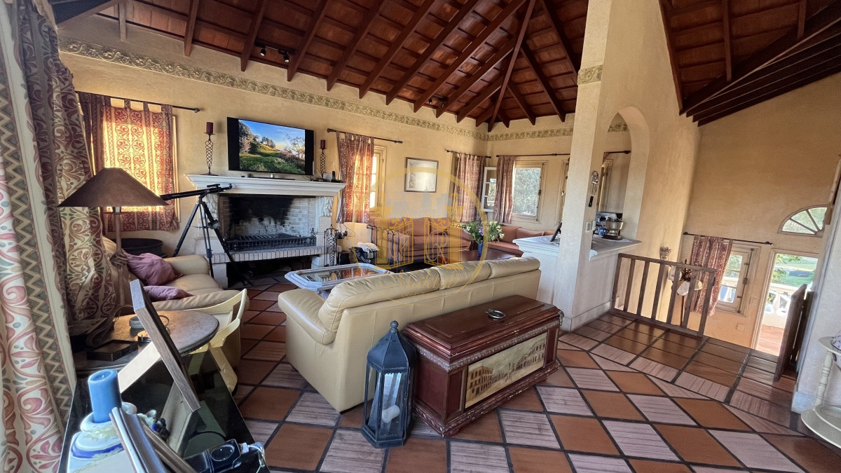 Casa ID.329 - Vendo Casa, 4 dormitorios, 4 baños, Terraza, Patio y Garaje, Pinares, Punta del este, Maldonado
