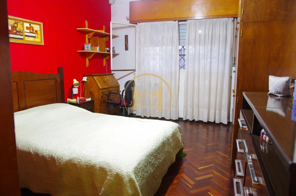 Casa ID.975 - VENDO CASA, 3 DORMITORIOS, GARAGE, PATIO, APARTAMENTO Y TALLER AL FONDO, PRADO, MONTEVIDEO