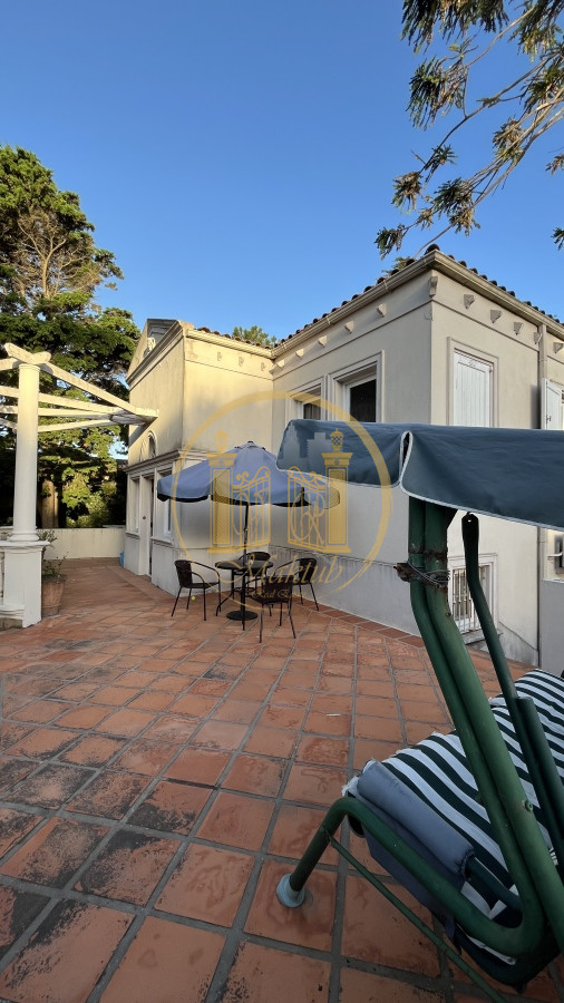 Casa ID.329 - Vendo Casa, 4 dormitorios, 4 baños, Terraza, Patio y Garaje, Pinares, Punta del este, Maldonado