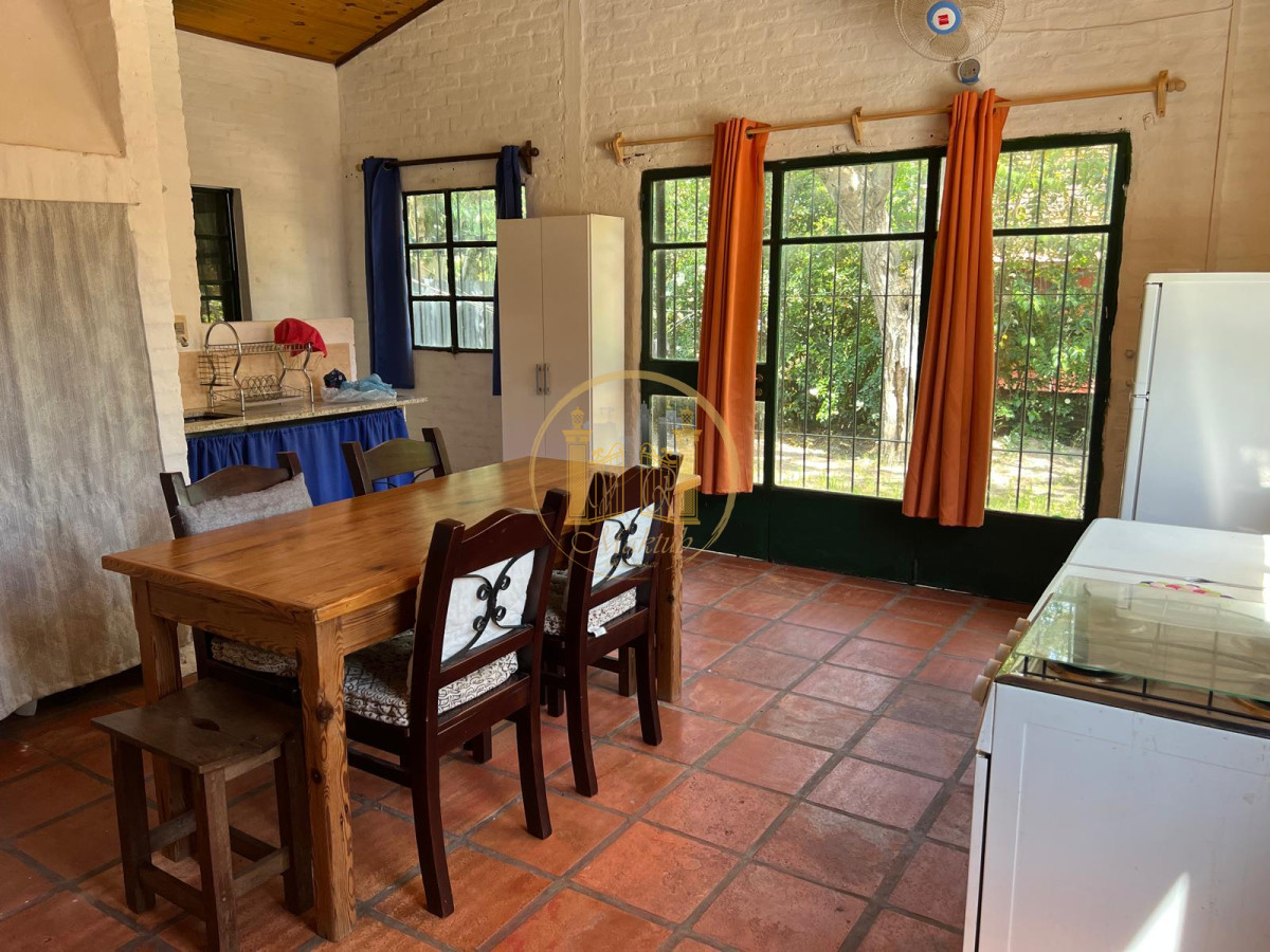 Casa ID.958 - VENDO CASA, 4 DORMITORIOS, 4 BANOS, PATIO, LAVADERO, BARBACOA, BALNEARIO SANTA ANA, COLONIA