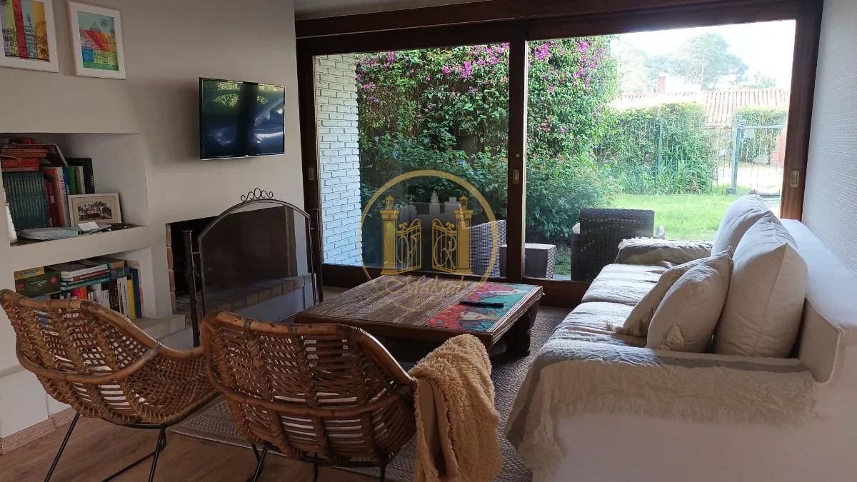 Casa ID.885 - Casa en Punta del Este, Cantegril