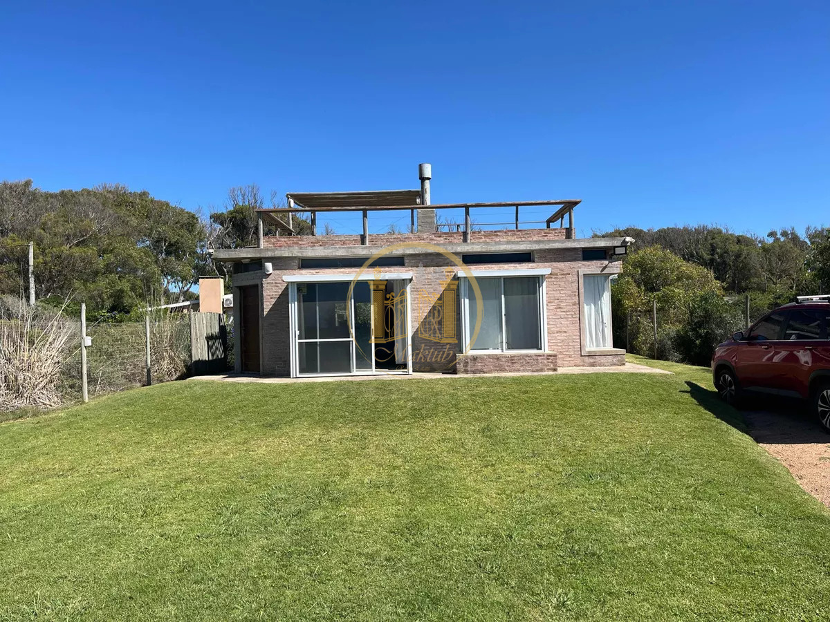 Casa ID.953 - VENDO CASA, 3 DORMITORIOS, TERRAZA, PATIO, PARRILLERO, COCHERA, BALNEARIO BUENOS AIRES, MALDONADO 