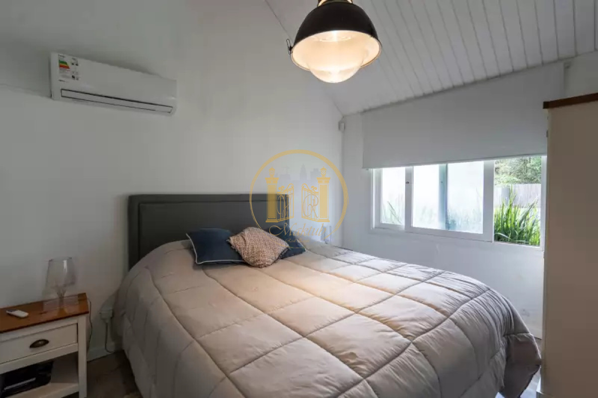 Casa ID.1132 - VENDO CASA, 3 DORMITORIOS, 5 BAÑOS, PISCINA, GARAGE, PATIO, PARRILLERO, BARRIO GOLF, PUNTA DEL ESTE, MALDONADO 