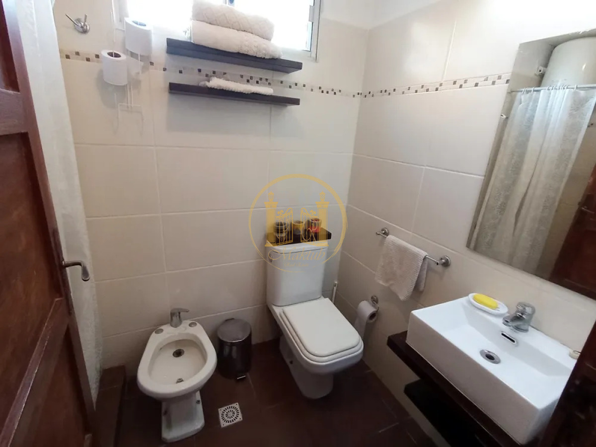 Casa ID.985 - VENDO CASA, 3 DORMITORIOS, 2 BAÑOS, LAVADERO, AZOTEA CON PARRILLERO, POCITOS, MONTEVIDEO