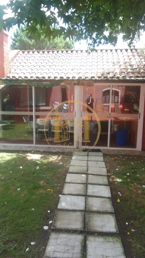 Casa ID.846 - VENDO CASA, 5 DORMITORIOS, 4 BANOS, PISCINA, BALCON, PATIO, BARBACOA, TIO TOM, PUNTA BALLENA, MALDONADO 