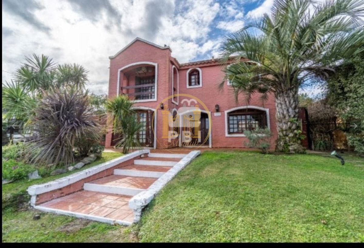 Casa ID.846 - VENDO CASA, 5 DORMITORIOS, 4 BANOS, PISCINA, BALCON, PATIO, BARBACOA, TIO TOM, PUNTA BALLENA, MALDONADO 