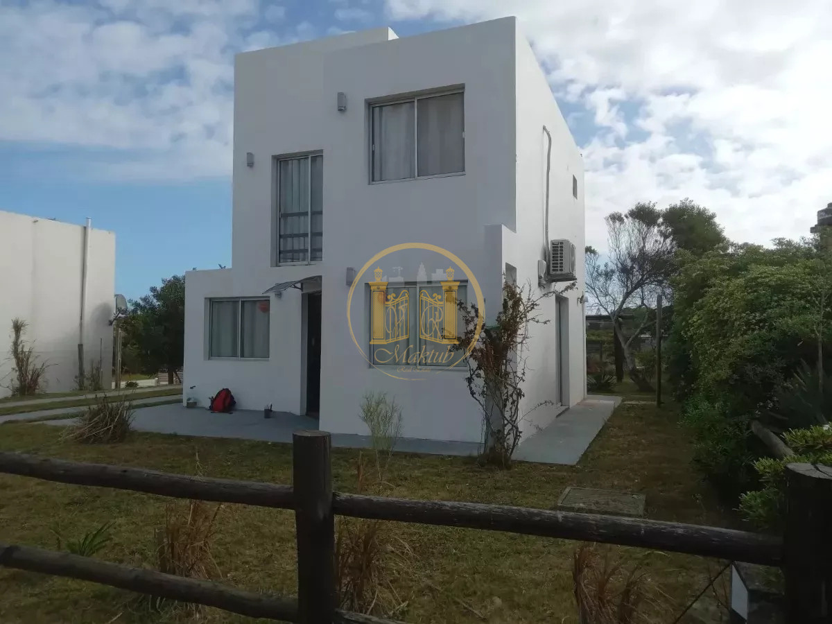 Casa ID.954 - VENDO CASA, 2 DORMITORIOS, 2 BANOS, COCHERA, PATIO, BALNARIO BUENOS AIRES, MALDONADO 
