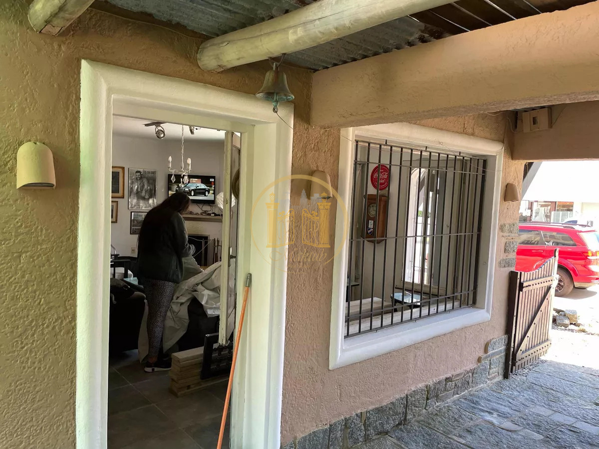 Casa ID.911 - VENDO CASA, 4 DORMITORIOS, 4 BANOS, PISCINA, BALCON, PARRILLERO, PENINSULA, MALDONADO 